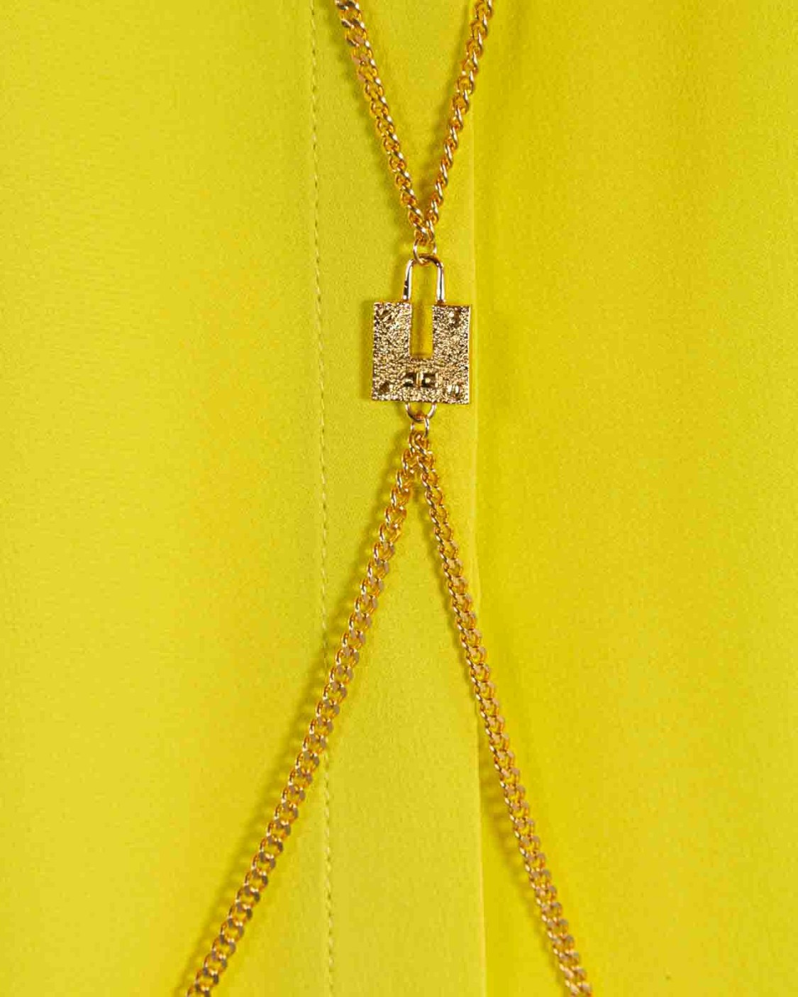 shop ELISABETTA FRANCHI Saldi Camicia: Elisabetta Franchi camicia in viscosa.
Colletto.
Maniche lunghe.
Dettaglio in metallo color oro.
Vestibilità morbida.
Composizione: 100% Viscosa.
Fabbricato in Italia.. CA02241E2-271 number 6053409